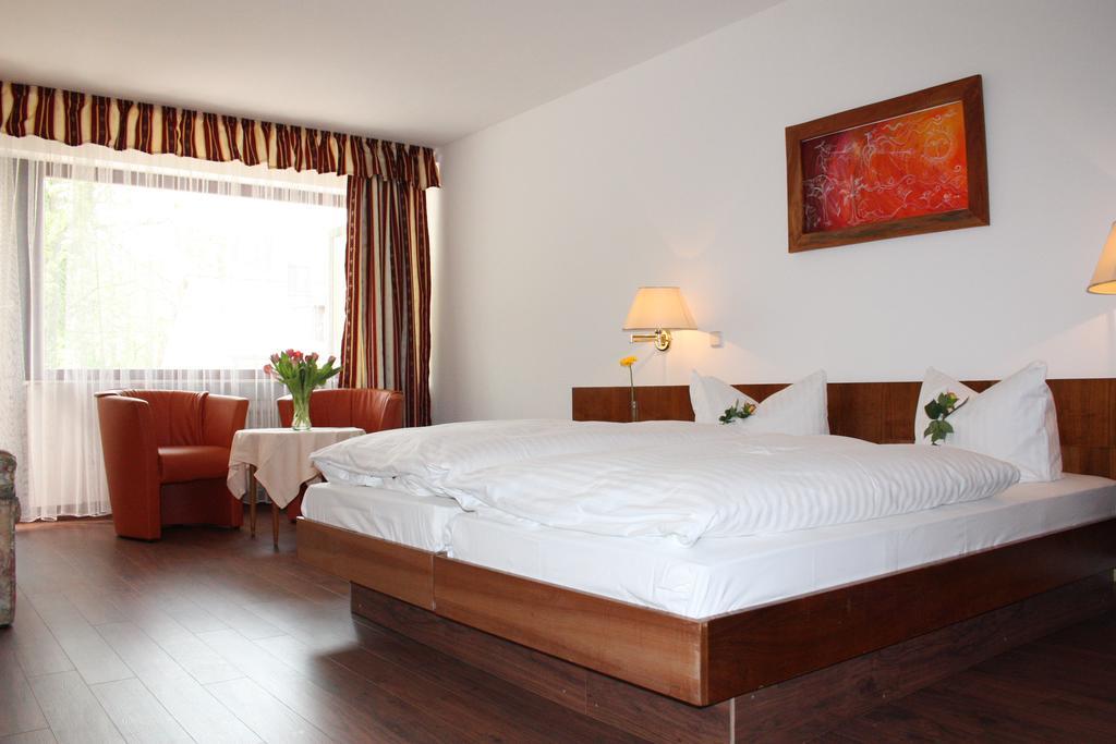 Sathya Ayurveda -Hotel Villa Am Park- Bad Orb Exterior foto