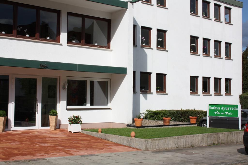 Sathya Ayurveda -Hotel Villa Am Park- Bad Orb Exterior foto
