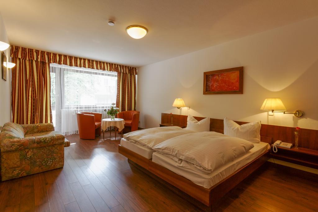 Sathya Ayurveda -Hotel Villa Am Park- Bad Orb Exterior foto